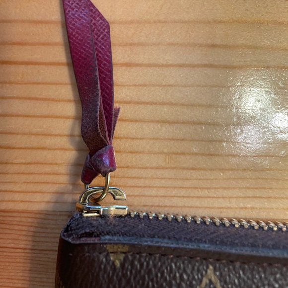 ๐บ Louis Vuitton Monogram Clemence Zippy Long Wallet Fuchsia Pink Interior - Picture 4 of 14